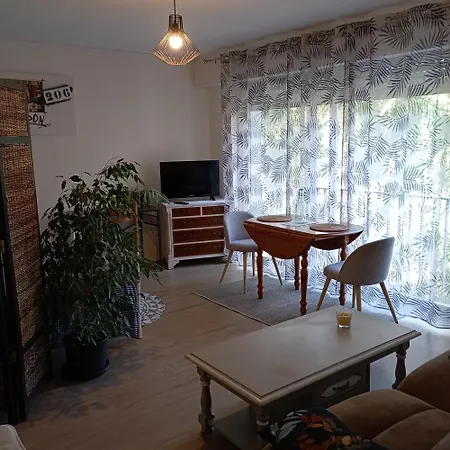 Apartment Beau Proche Front De , Place De Parking, Fibre